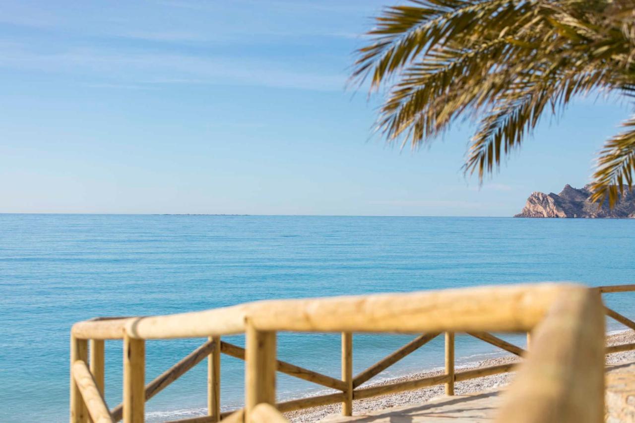 Exclusive Beachside 3 Bedroom Apartment With Pool In ألتيا المظهر الخارجي الصورة